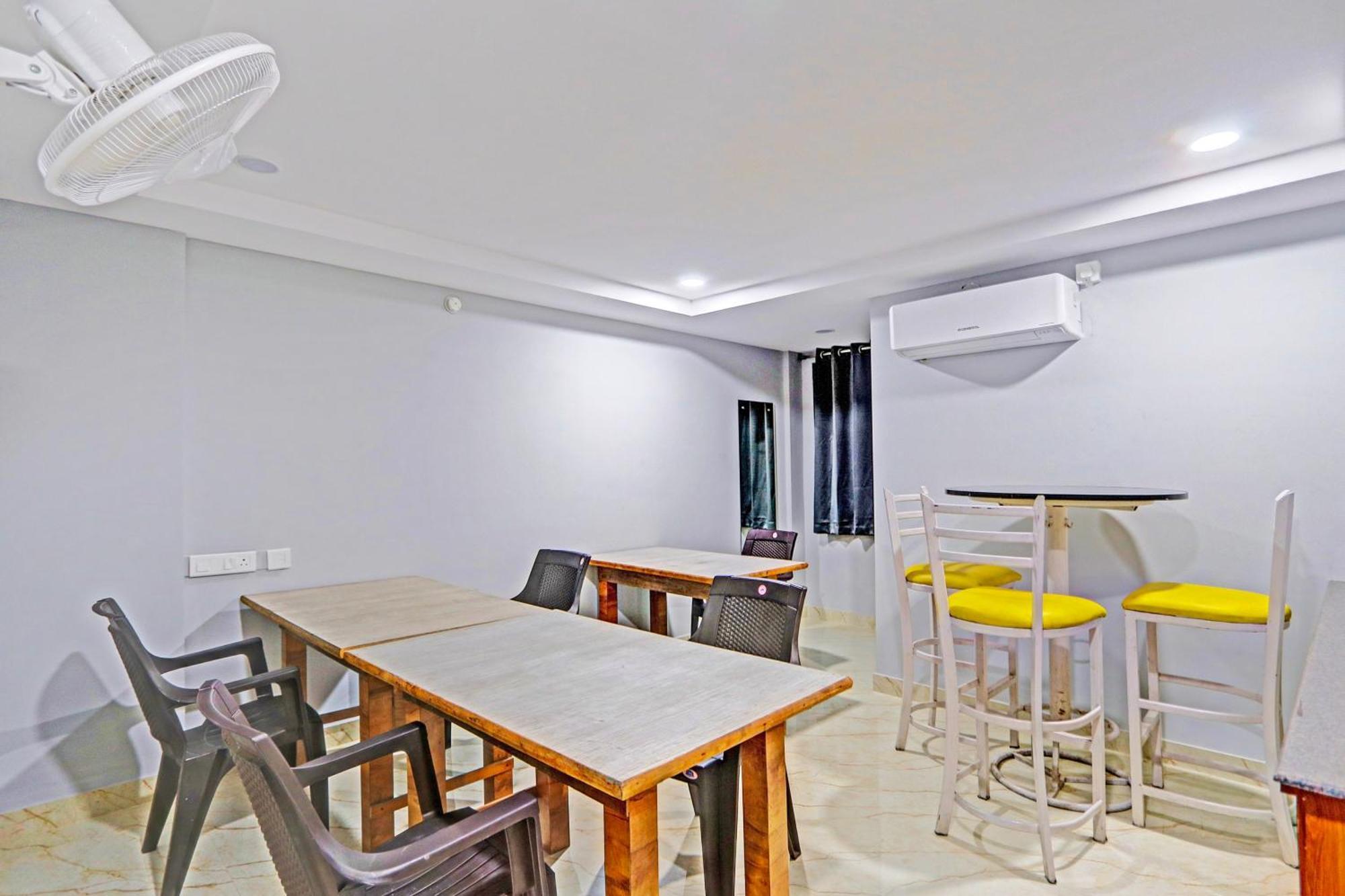 Super Townhouse Qualia Elite S R Nagar Hotel Hyderabad Luaran gambar