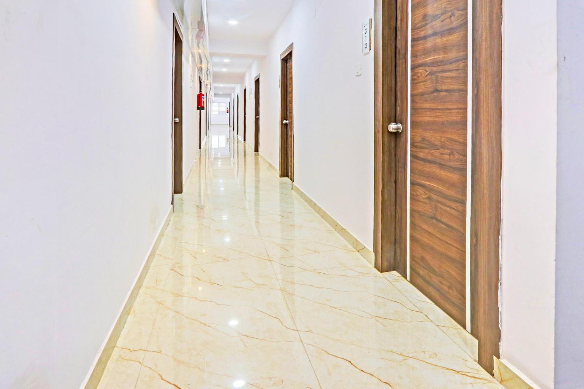 Super Townhouse Qualia Elite S R Nagar Hotel Hyderabad Luaran gambar
